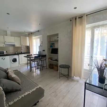 Le Suquet, Old Town, Center, 2 Appt, Public Parking Apartment Cannes