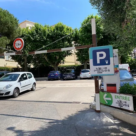 Le Suquet, Old Town, Center, 2 Appt, Public Parking Cannes